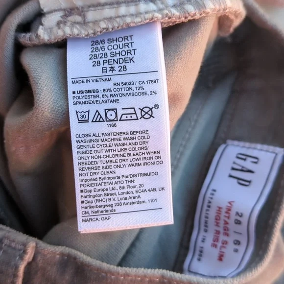 NWOT GAP Gray Corduroy Jeans Straight Leg, Size‎ 28 - Picture 11 of 11